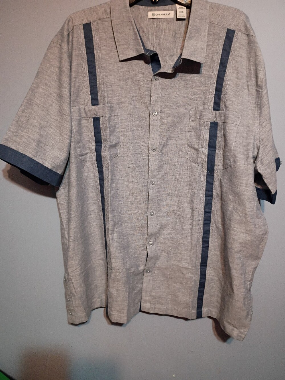Cubavera Men's Light Gray Short-Sleeve Camp Shirt with Navy Stripes